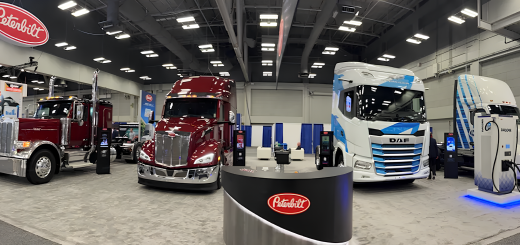 Peterbilt DAF MX-13 Hydrogen Engine at ATA Conference