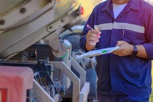 FMCSA Motus Registration: 9 Powerful Changes With Cautious Upside for Carrier Identity 12 Registered inspector recording findings during a cargo tank inspection.